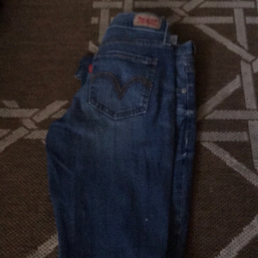 Levi’ - Picture 2 of 5